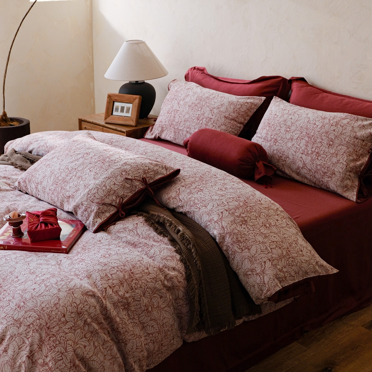 91家纺网 家纺一手货源 找家纺 涞澳家纺 2026新款全棉纯棉色织提花（婚庆）四件套 吉庆红韵