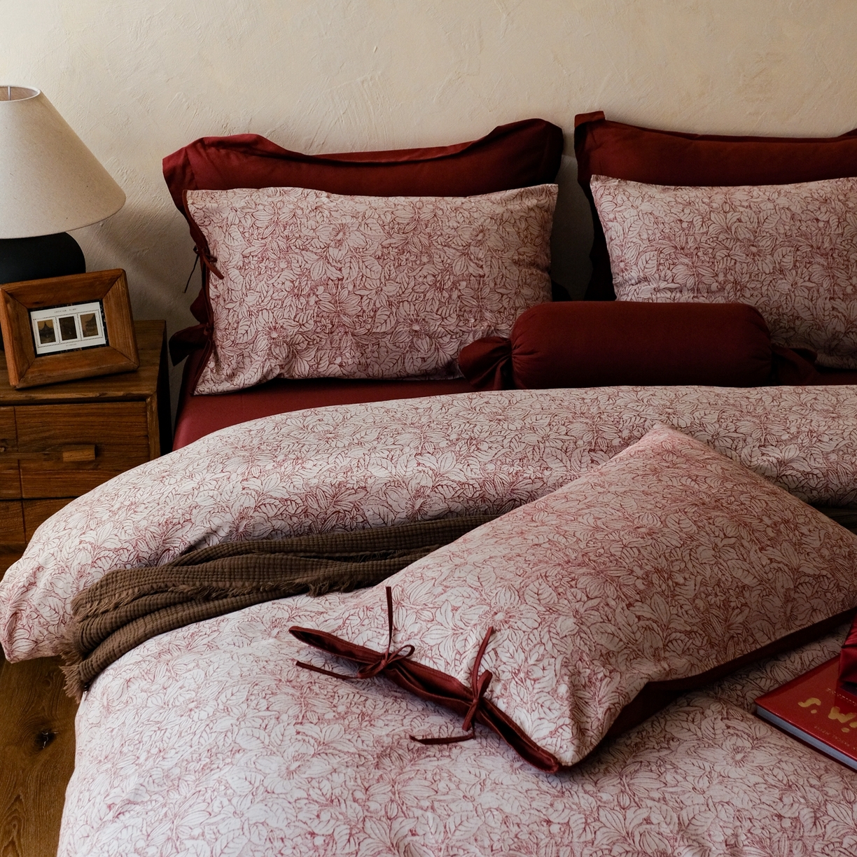 91家纺网 家纺一手货源 找家纺 涞澳家纺 2026新款全棉纯棉色织提花（婚庆）四件套 吉庆红韵