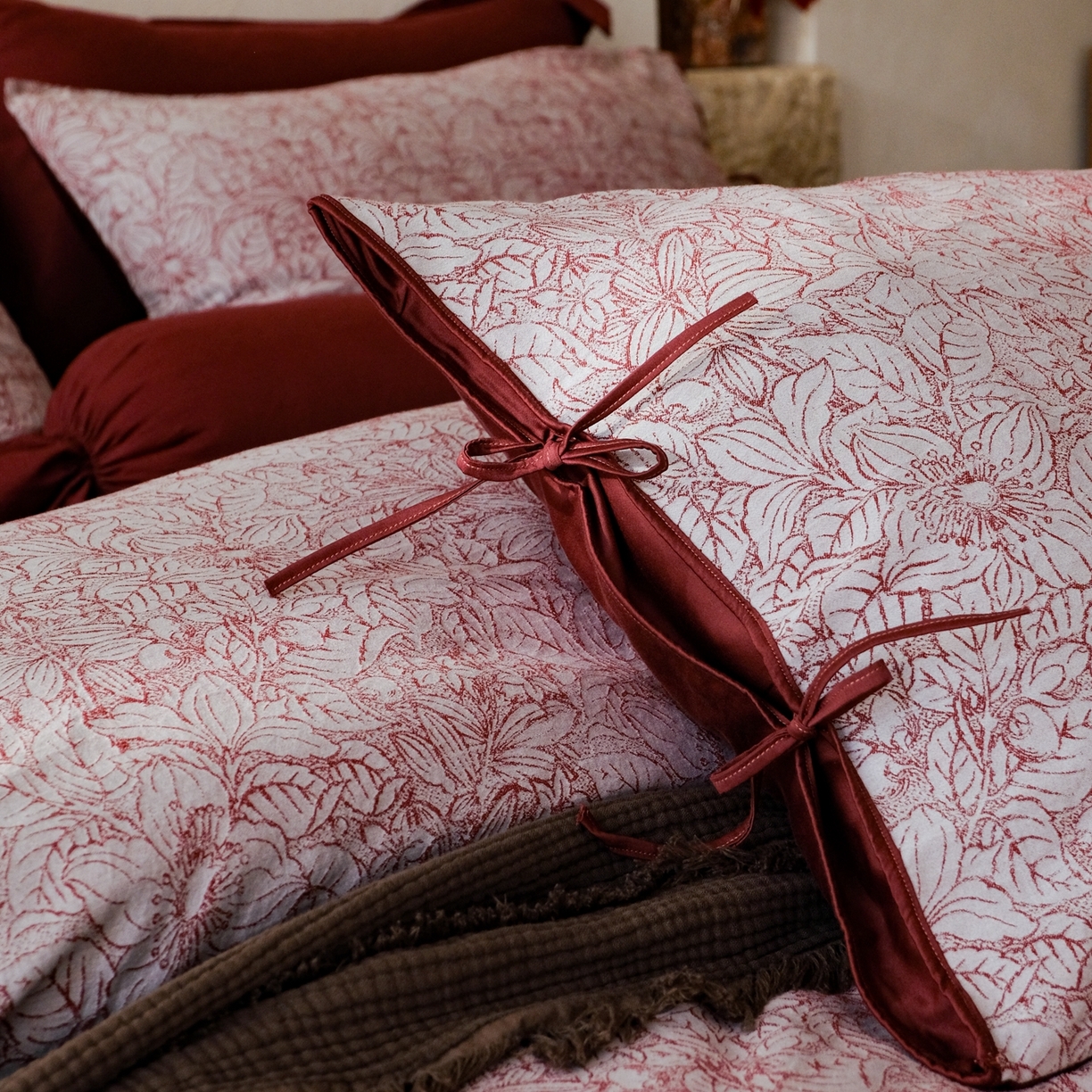 91家纺网 家纺一手货源 找家纺 涞澳家纺 2026新款全棉纯棉色织提花（婚庆）四件套 吉庆红韵