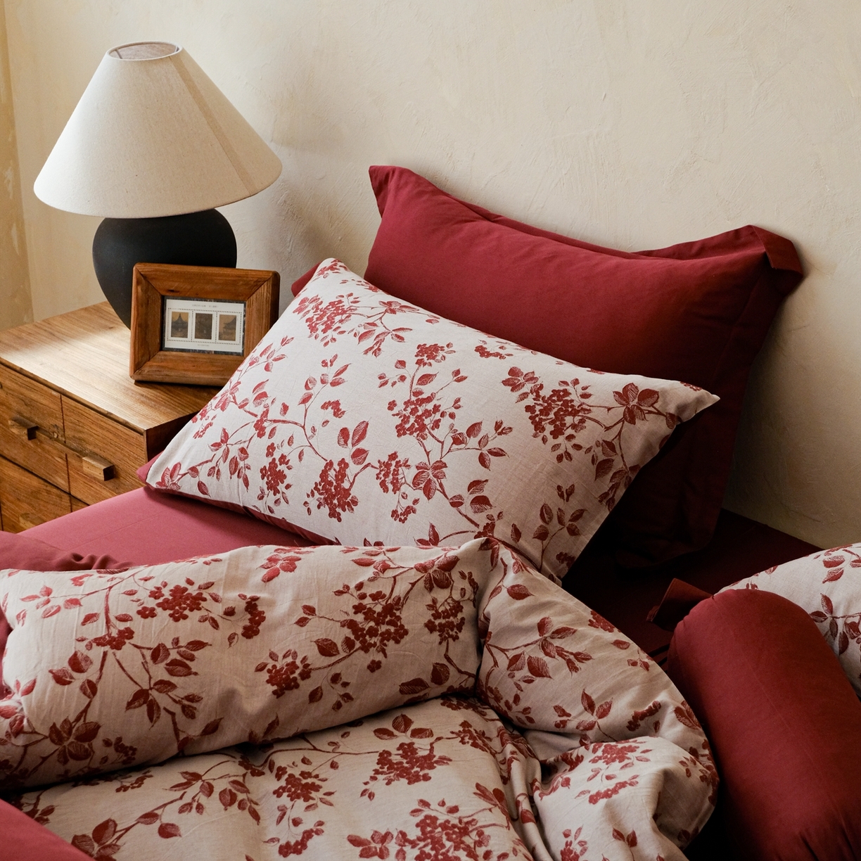 91家纺网 家纺一手货源 找家纺 涞澳家纺 2026新款全棉纯棉色织提花（婚庆）四件套 朱砂暖眠