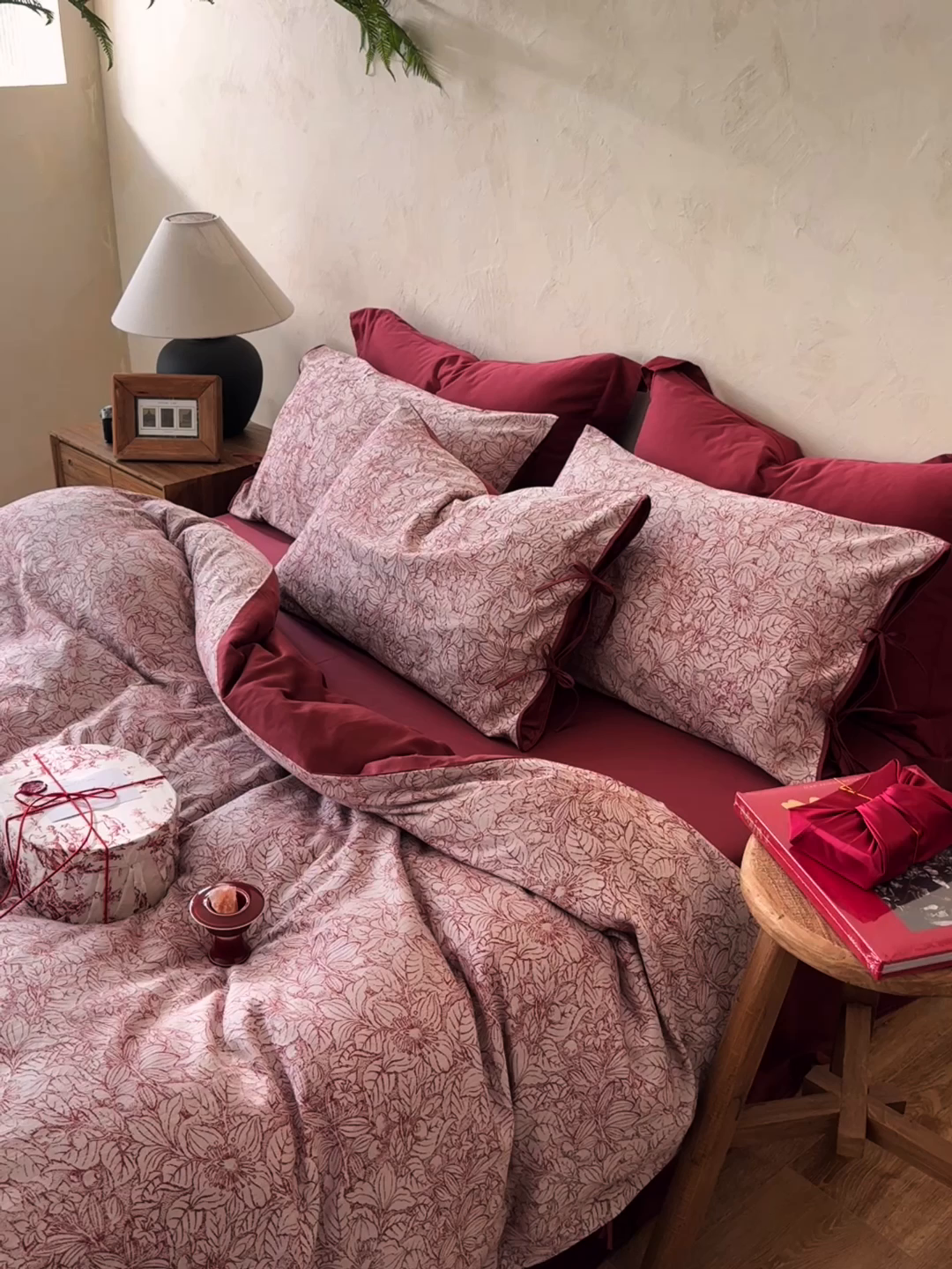 91家纺网 家纺一手货源 找家纺 涞澳家纺 2026新款全棉纯棉色织提花（婚庆）四件套 吉庆红韵