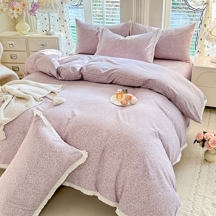 91家纺网 家纺一手货源 找家纺 巧玲珑 2026春夏新款新疆棉磨毛花边工艺款四件套 繁花-紫