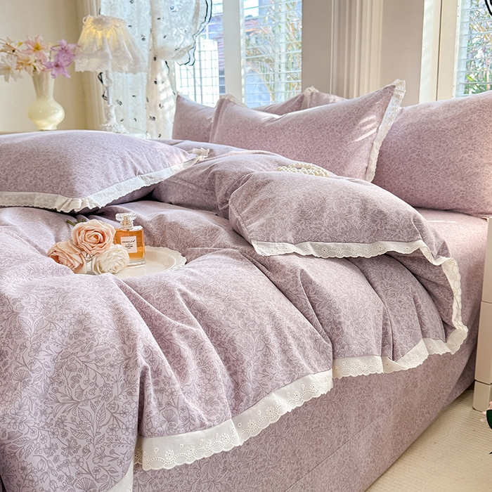 91家纺网 家纺一手货源 找家纺 巧玲珑 2026春夏新款新疆棉磨毛花边工艺款四件套 繁花-紫