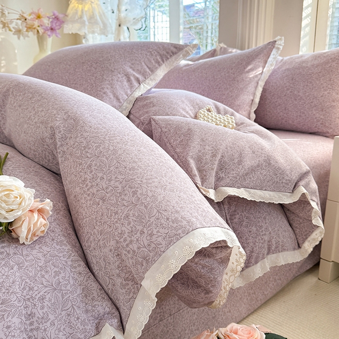 91家纺网 家纺一手货源 找家纺 巧玲珑 2026春夏新款新疆棉磨毛花边工艺款四件套 繁花-紫