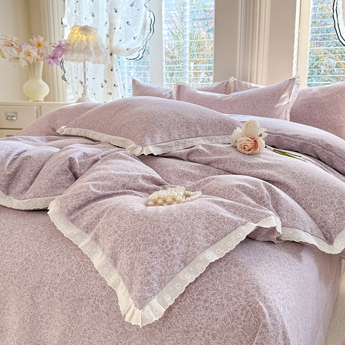 91家纺网 家纺一手货源 找家纺 巧玲珑 2026春夏新款新疆棉磨毛花边工艺款四件套 繁花-紫