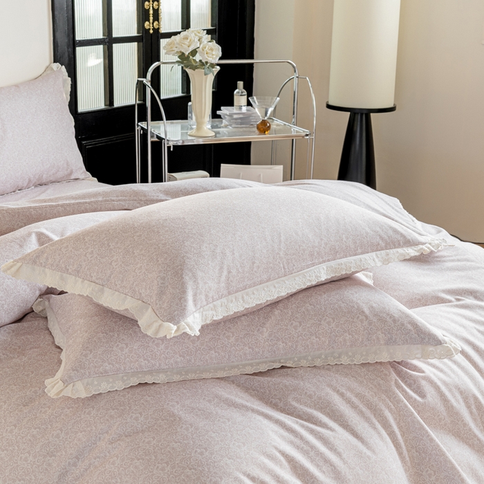 91家纺网 家纺一手货源 找家纺 巧玲珑 2026春夏新款新疆棉磨毛花边工艺款四件套 繁花-豆沙