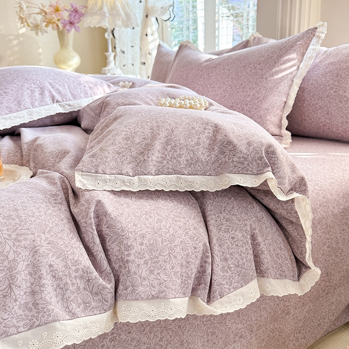 91家纺网 家纺一手货源 找家纺 巧玲珑 2026春夏新款新疆棉磨毛花边工艺款四件套 繁花-紫