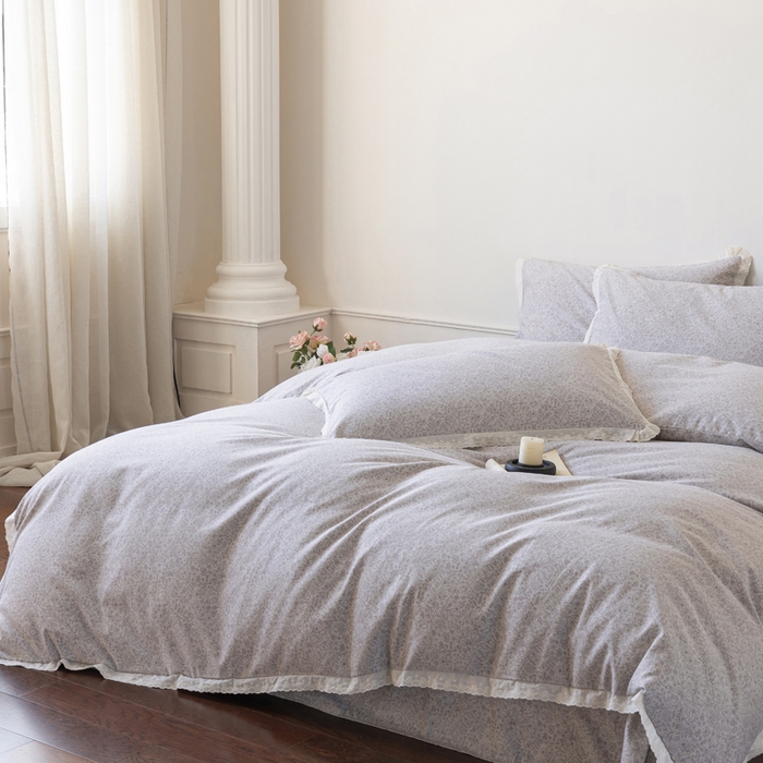 91家纺网 家纺一手货源 找家纺 巧玲珑 2026春夏新款新疆棉磨毛花边工艺款四件套 青禾-卡其