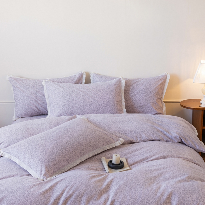 91家纺网 家纺一手货源 找家纺 巧玲珑 2026春夏新款新疆棉磨毛花边工艺款四件套 青禾-粉