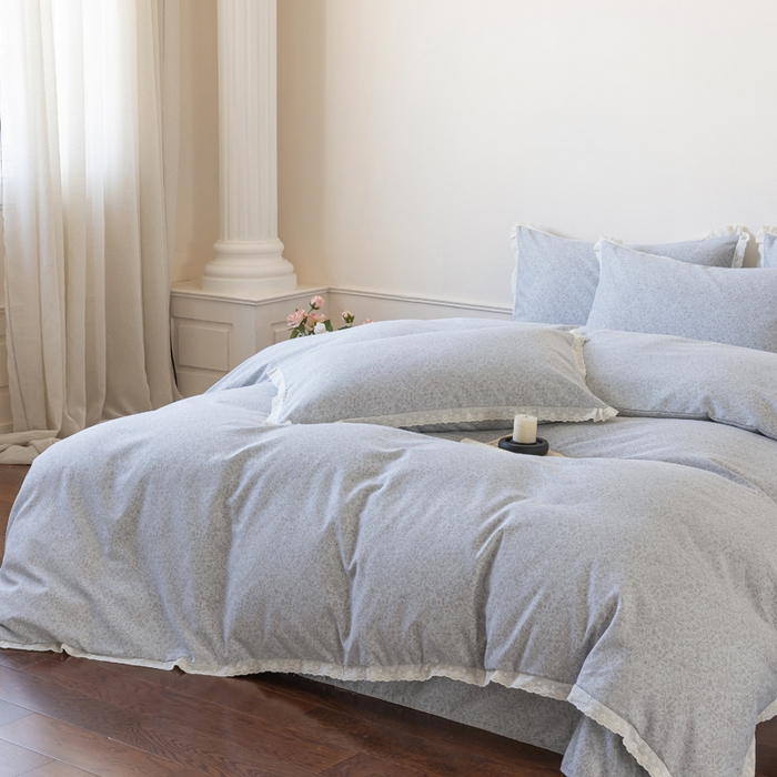 91家纺网 家纺一手货源 找家纺 巧玲珑 2026春夏新款新疆棉磨毛花边工艺款四件套 青禾-灰