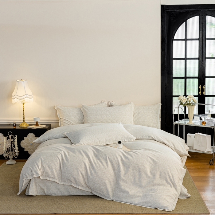 91家纺网 家纺一手货源 找家纺 巧玲珑 2026春夏新款新疆棉磨毛花边工艺款四件套 繁花-卡其