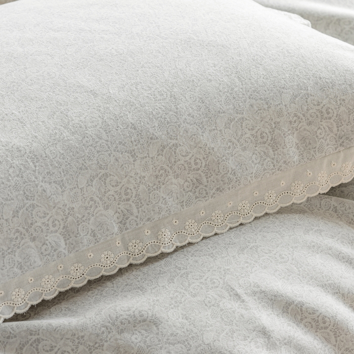 91家纺网 家纺一手货源 找家纺 巧玲珑 2026春夏新款新疆棉磨毛花边工艺款四件套 繁花-灰