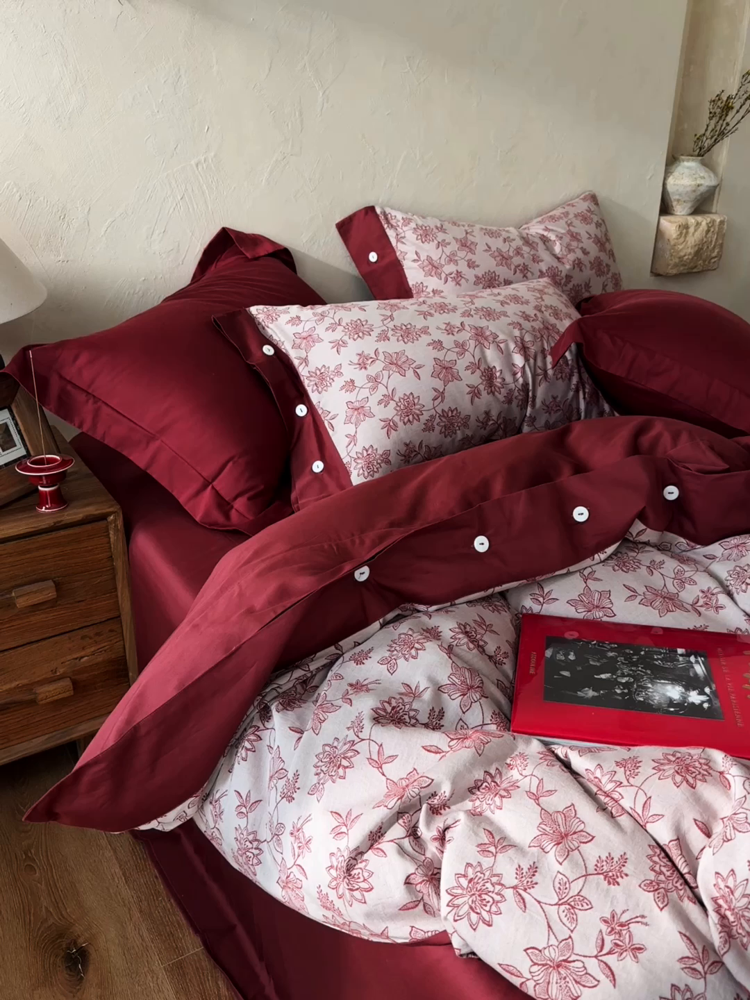 91家纺网 家纺一手货源 找家纺 涞澳家纺 2026新款全棉纯棉色织提花（婚庆）四件套 绯花简语