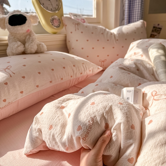 91家纺网 家纺一手货源 找家纺 柒月家居 2026新款云感皱皱纱小清新木棉四件套 少女爱心