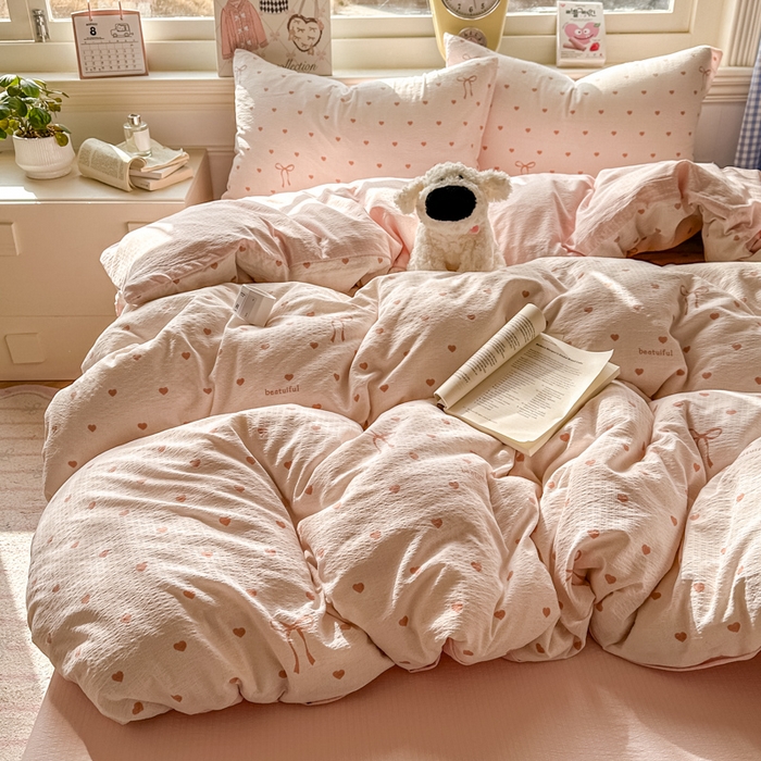 91家纺网 家纺一手货源 找家纺 柒月家居 2026新款云感皱皱纱小清新木棉四件套 少女爱心