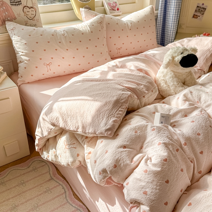 91家纺网 家纺一手货源 找家纺 柒月家居 2026新款云感皱皱纱小清新木棉四件套 少女爱心