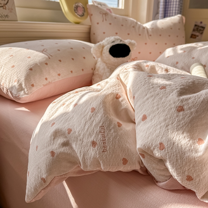 91家纺网 家纺一手货源 找家纺 柒月家居 2026新款云感皱皱纱小清新木棉四件套 少女爱心