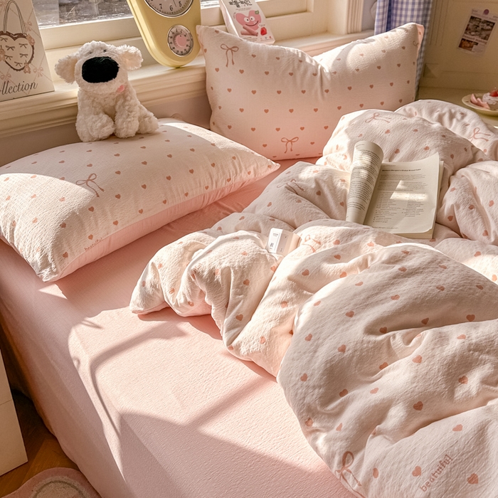 91家纺网 家纺一手货源 找家纺 柒月家居 2026新款云感皱皱纱小清新木棉四件套 少女爱心