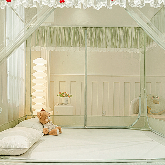 91家纺网 家纺一手货源 找家纺 雪姿家纺 2026新款T+U型刺绣花边床笠回底款三开门外穿坐床蚊帐-坐床樱桃 刺绣花边樱桃-清爽茶绿