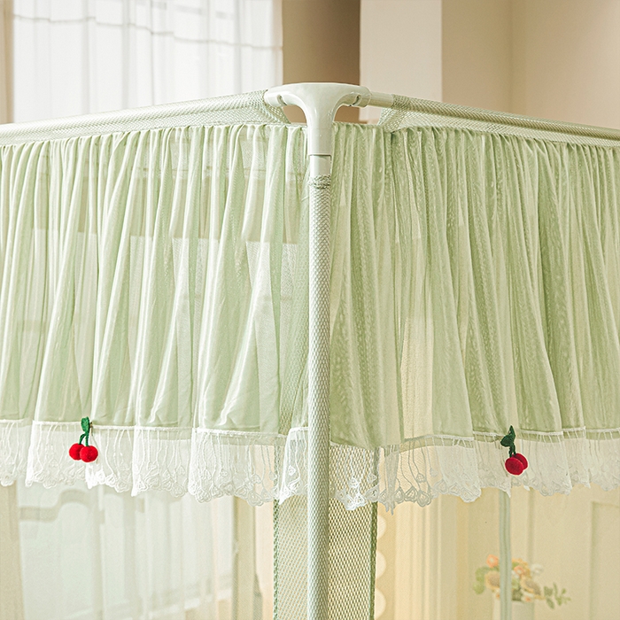91家纺网 家纺一手货源 找家纺 雪姿家纺 2026新款T+U型刺绣花边床笠回底款三开门外穿坐床蚊帐-坐床樱桃 刺绣花边樱桃-清爽茶绿