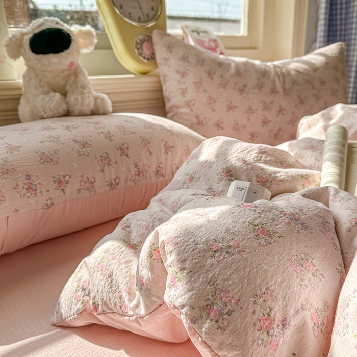 91家纺网 家纺一手货源 找家纺 柒月家居 2026新款云感皱皱纱小清新木棉四件套 碎花飘飘