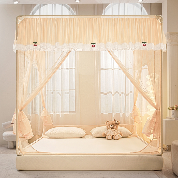 91家纺网 家纺一手货源 找家纺 雪姿家纺 2026新款T+U型刺绣花边床笠回底款三开门外穿坐床蚊帐-坐床樱桃 刺绣花边樱桃-温柔杏色