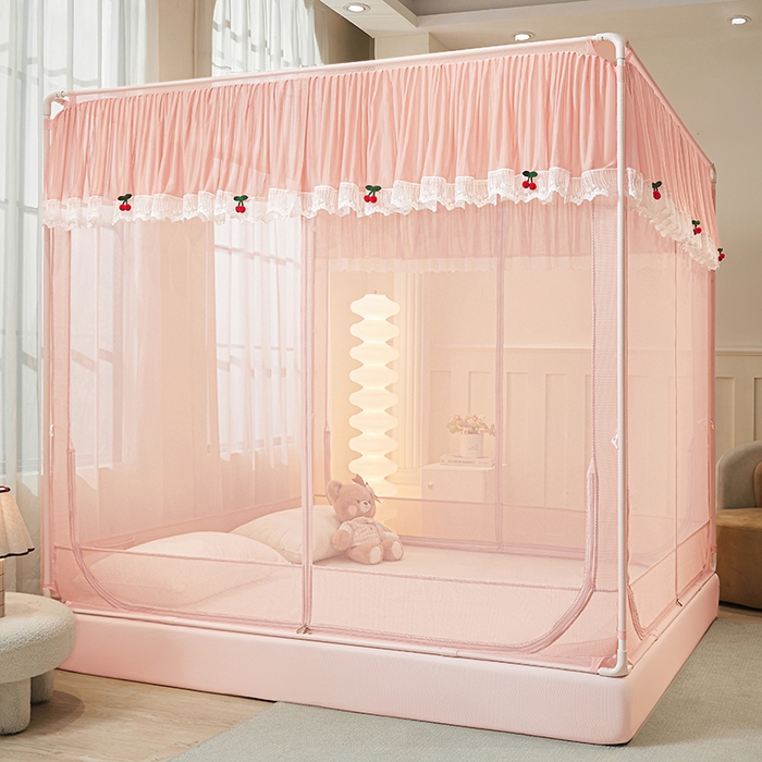 91家纺网 家纺一手货源 找家纺 雪姿家纺 2026新款T+U型刺绣花边床笠回底款三开门外穿坐床蚊帐-坐床樱桃 刺绣花边樱桃-温馨粉玉