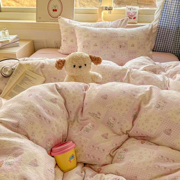 91家纺网 家纺一手货源 找家纺 柒月家居 2026新款云感皱皱纱小清新木棉四件套 拼格小猫