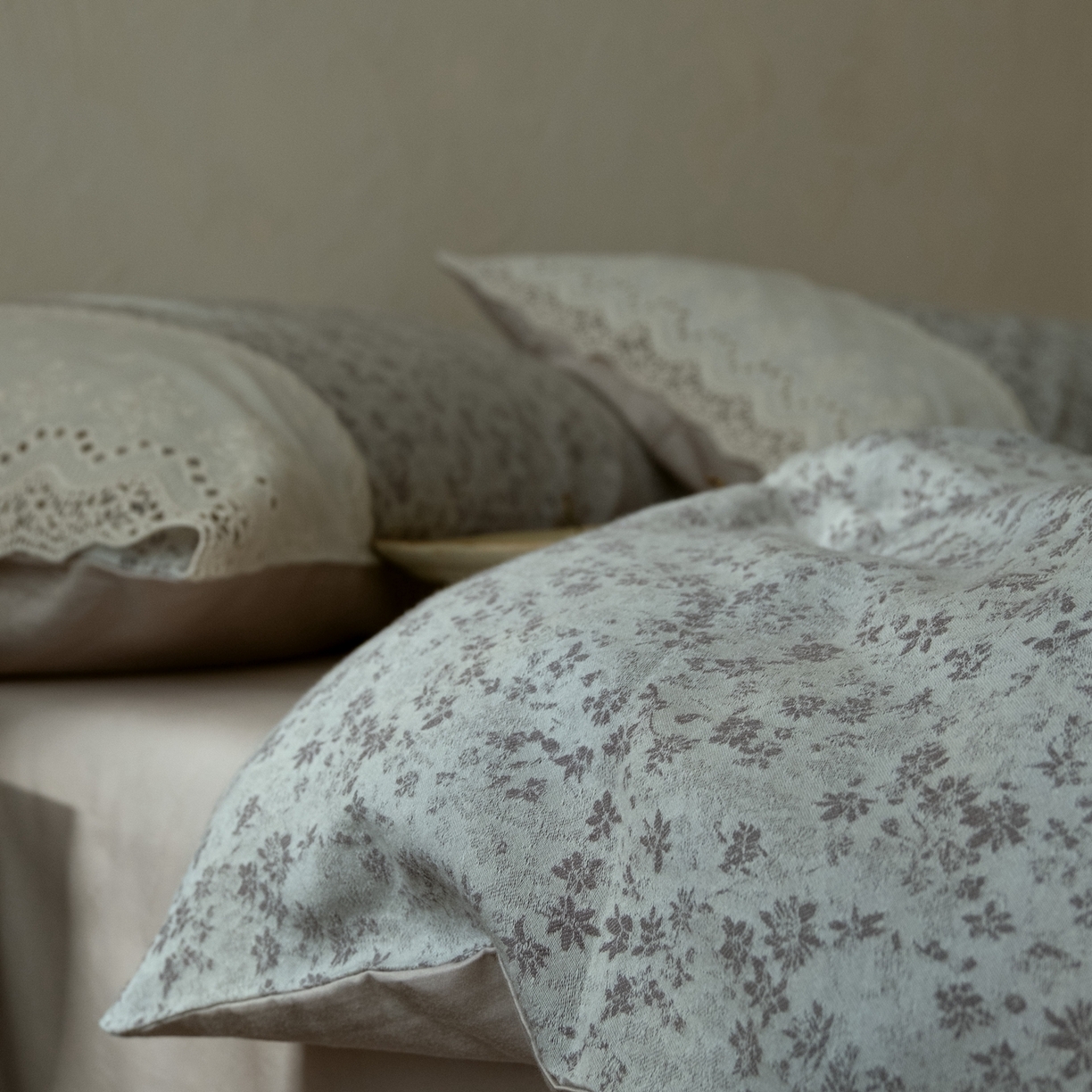 91家纺网 家纺一手货源 找家纺 涞澳家纺 2026新款全棉纯棉水洗棉提花四件套 墨染青花