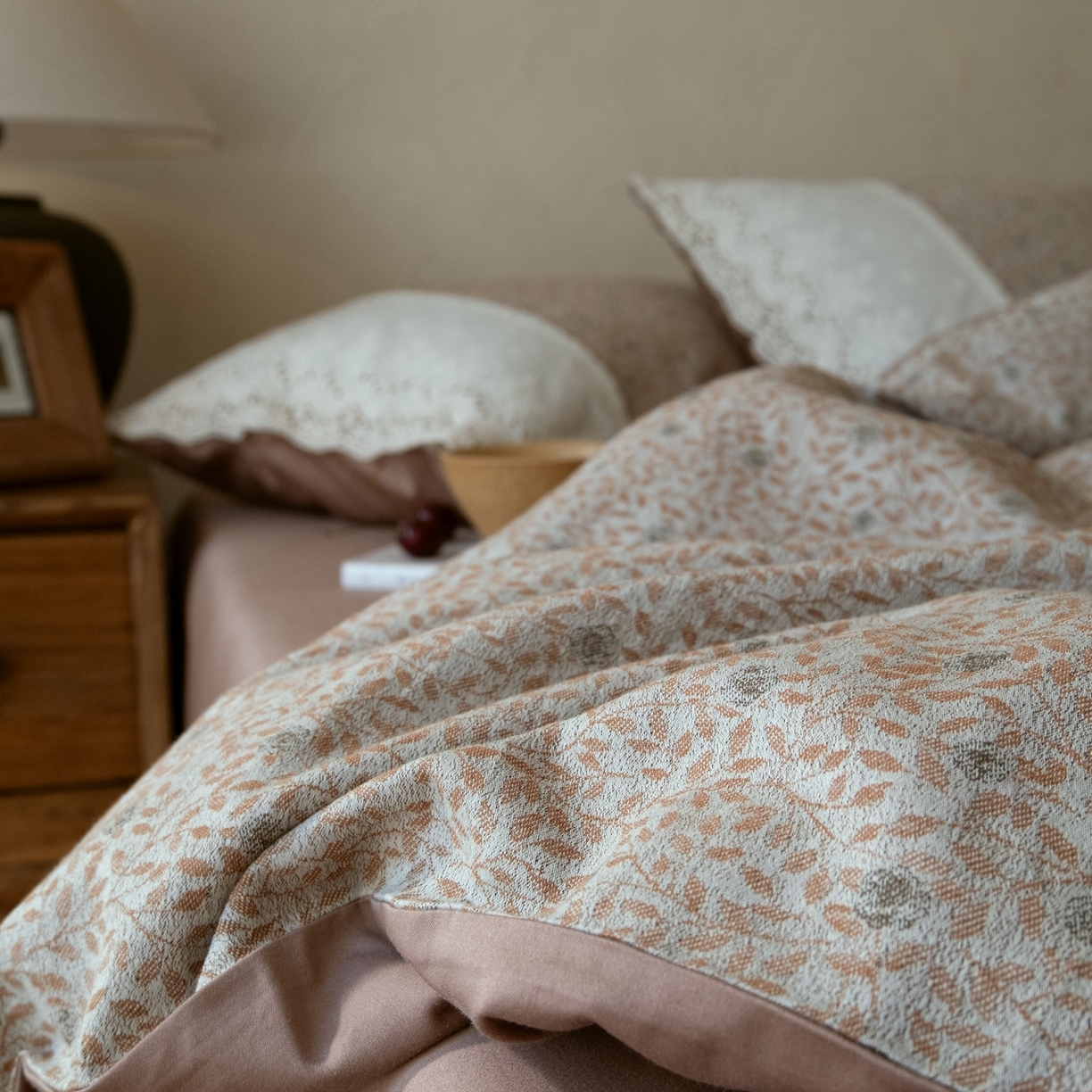 91家纺网 家纺一手货源 找家纺 涞澳家纺 2026新款全棉纯棉水洗棉提花四件套 旧时花笺