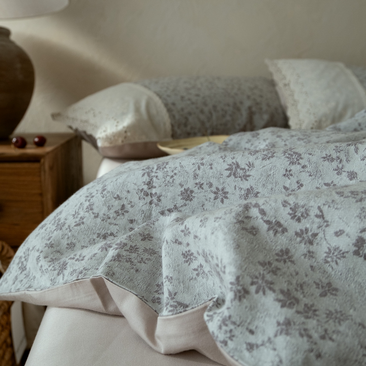 91家纺网 家纺一手货源 找家纺 涞澳家纺 2026新款全棉纯棉水洗棉提花四件套 墨染青花