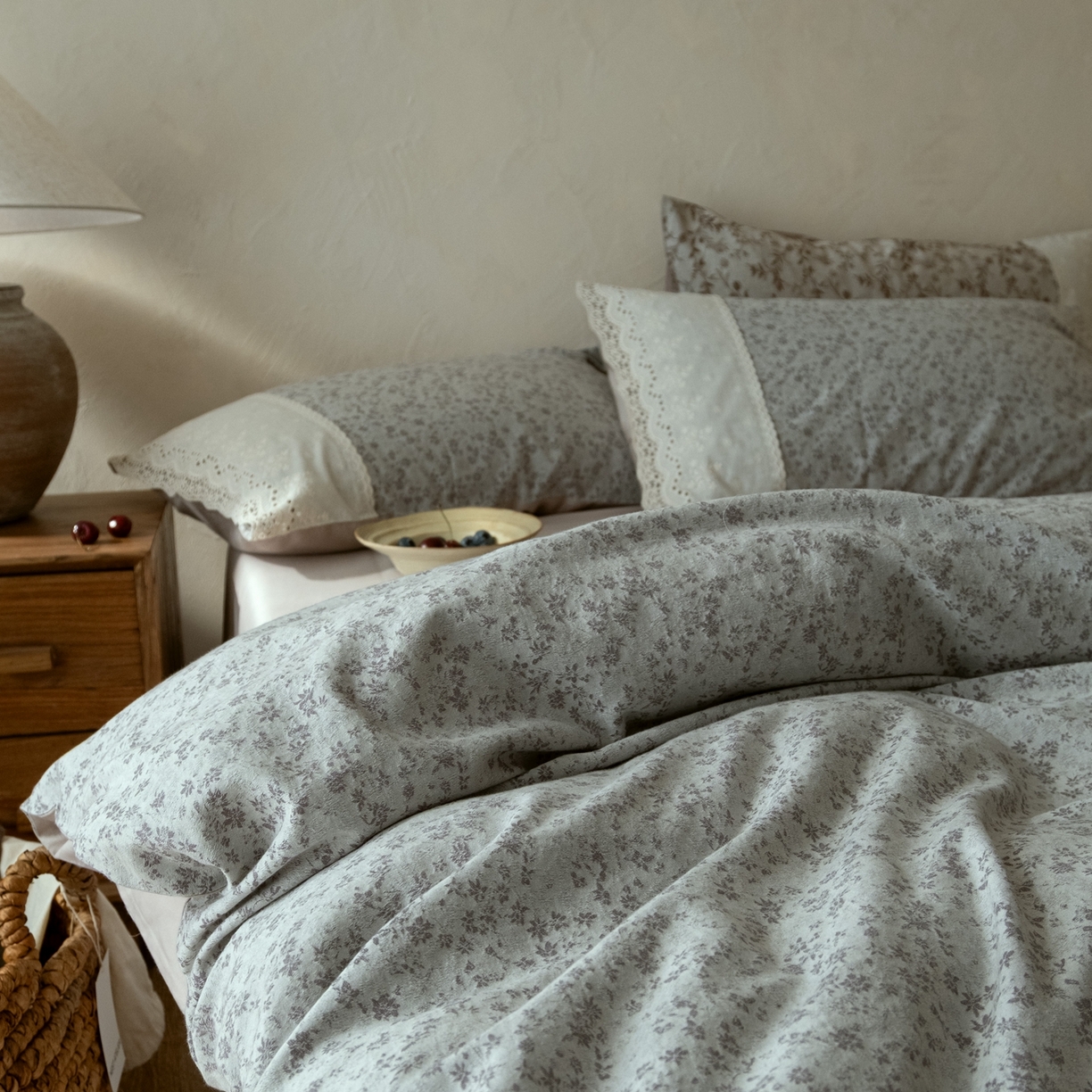 91家纺网 家纺一手货源 找家纺 涞澳家纺 2026新款全棉纯棉水洗棉提花四件套 墨染青花