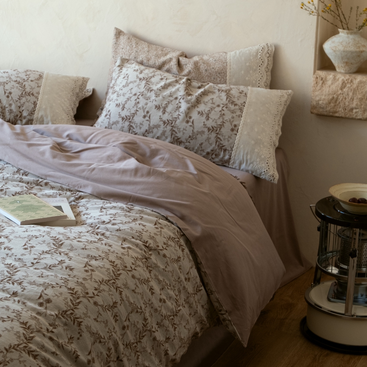 91家纺网 家纺一手货源 找家纺 涞澳家纺 2026新款全棉纯棉水洗棉提花四件套 藤蔓私语