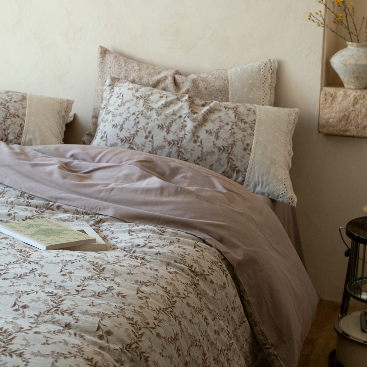 91家纺网 家纺一手货源 找家纺 涞澳家纺 2026新款全棉纯棉水洗棉提花四件套 藤蔓私语