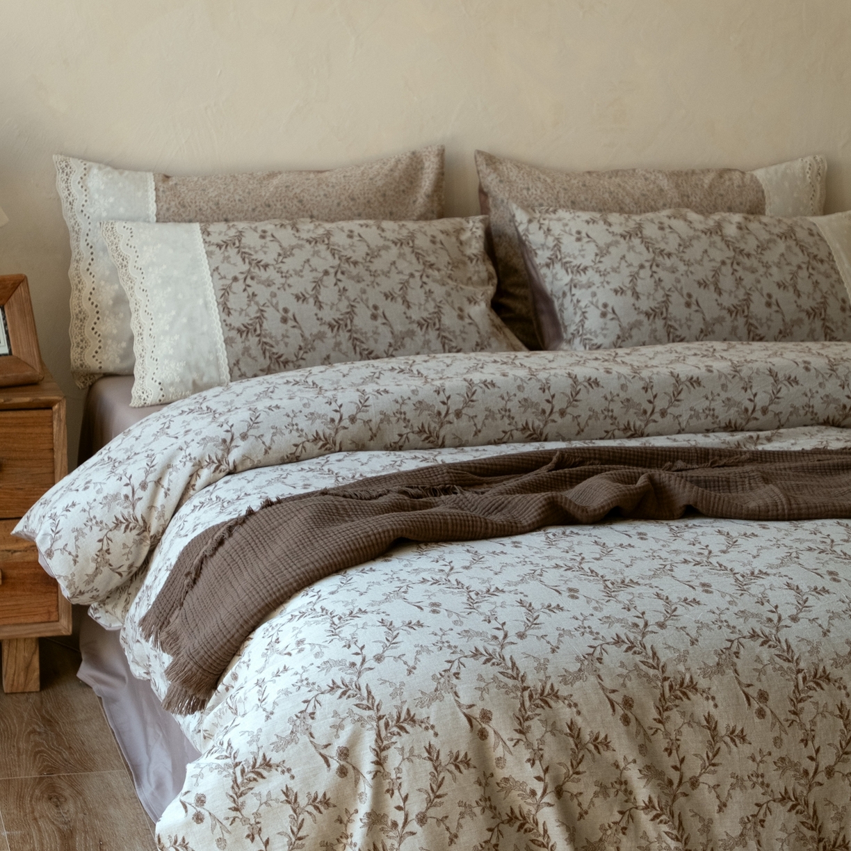 91家纺网 家纺一手货源 找家纺 涞澳家纺 2026新款全棉纯棉水洗棉提花四件套 藤蔓私语