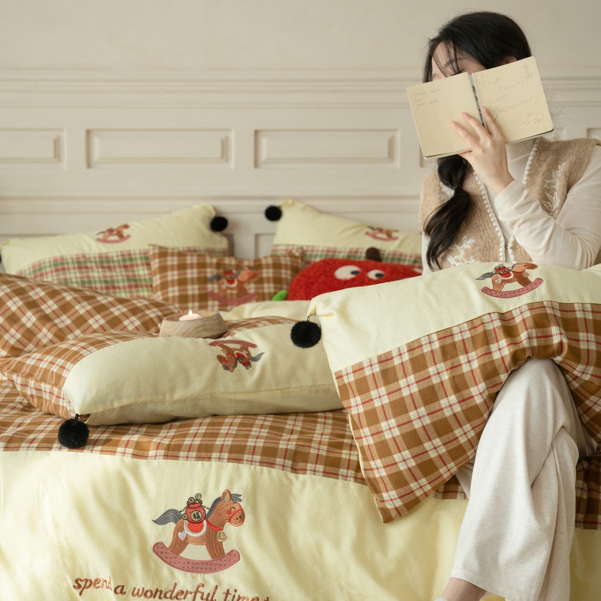 91家纺网 家纺一手货源 找家纺 优然居家纺 2026新款全棉双层纱刺绣四件套-马上有钱（控价260/328/348） 马上有钱-黄格