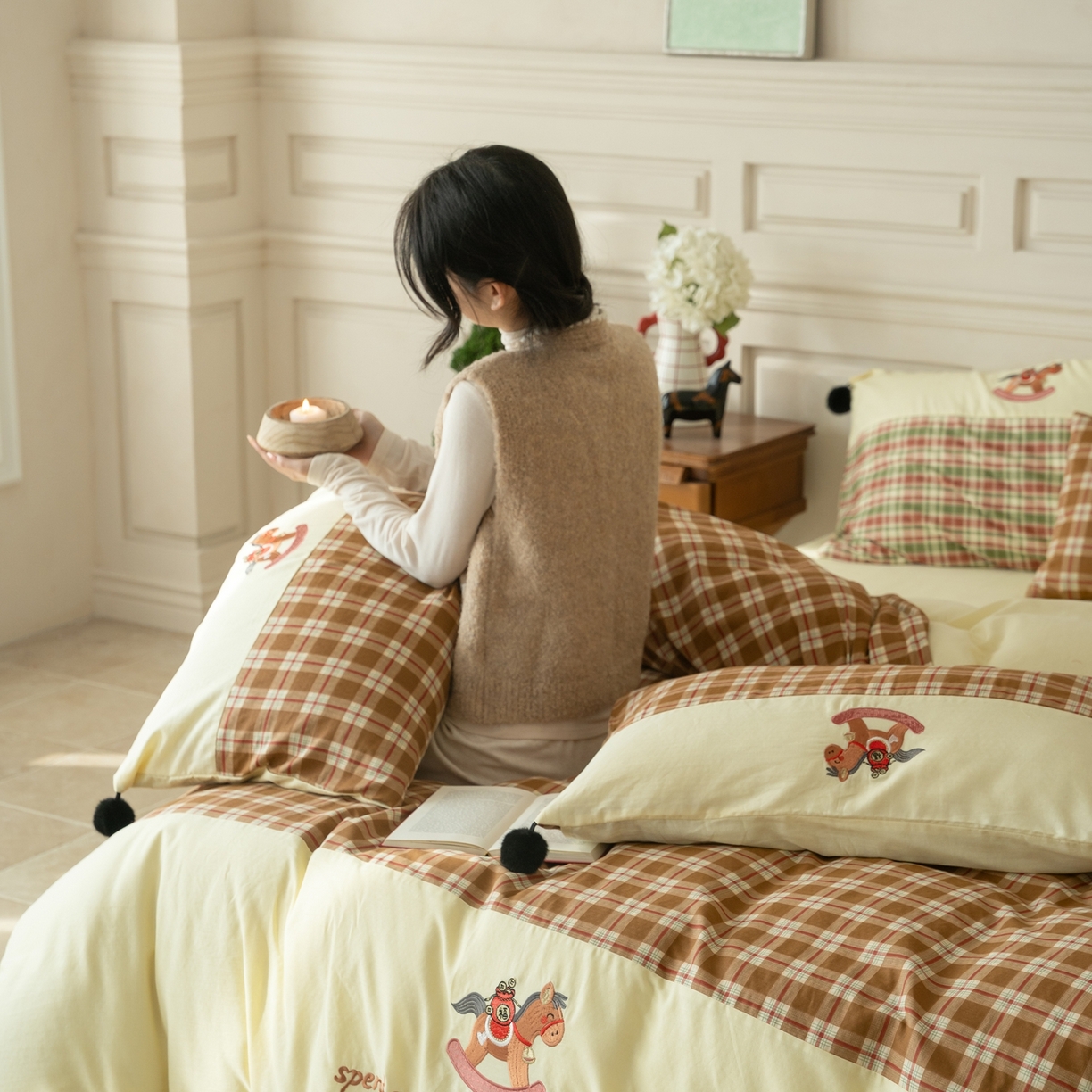 91家纺网 家纺一手货源 找家纺 优然居家纺 2026新款全棉双层纱刺绣四件套-马上有钱（控价260/328/348） 马上有钱-黄格