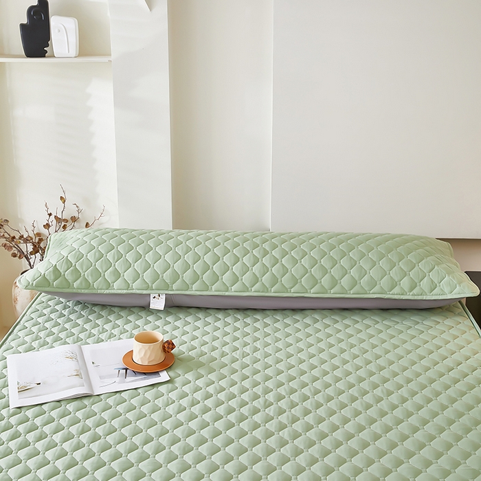 91家纺网 家纺一手货源 找家纺 三盛源 2026新款A类防水夹棉长枕套长款双人枕套1.2 1.5 1.8m米情侣枕头套加长枕芯套-缤纷系列（支持小批量定制尺寸） 缤纷系列-芥末绿