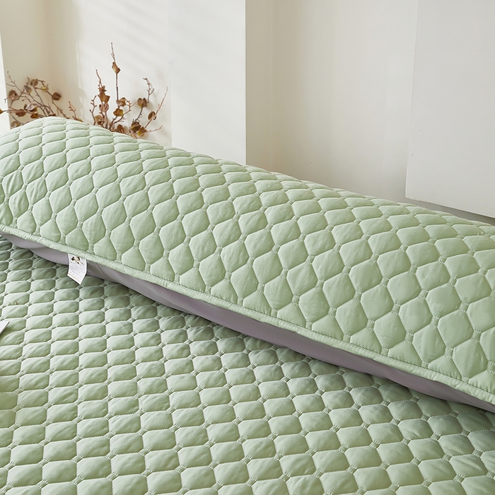 91家纺网 家纺一手货源 找家纺 三盛源 2026新款A类防水夹棉长枕套长款双人枕套1.2 1.5 1.8m米情侣枕头套加长枕芯套-缤纷系列（支持小批量定制尺寸） 缤纷系列-芥末绿