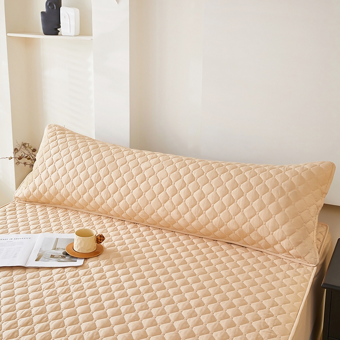 91家纺网 家纺一手货源 找家纺 三盛源 2026新款A类防水夹棉长枕套长款双人枕套1.2 1.5 1.8m米情侣枕头套加长枕芯套-缤纷系列（支持小批量定制尺寸） 缤纷系列-驼色