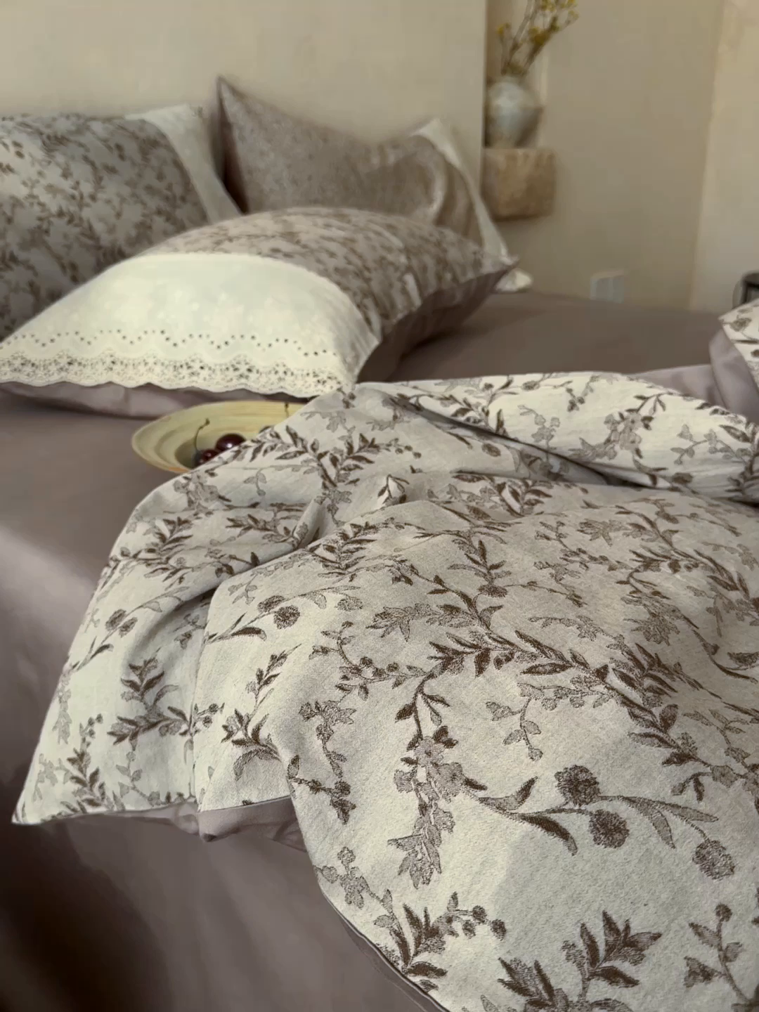 91家纺网 家纺一手货源 找家纺 涞澳家纺 2026新款全棉纯棉水洗棉提花四件套 藤蔓私语