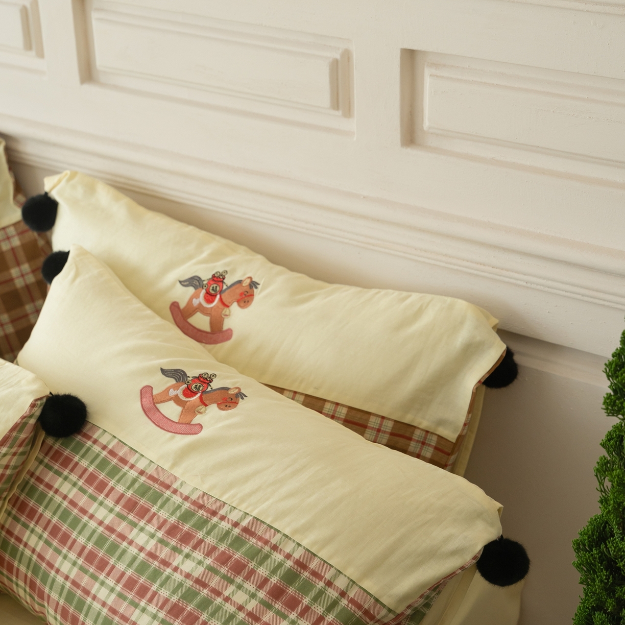 91家纺网 家纺一手货源 找家纺 优然居家纺 2026新款全棉双层纱刺绣四件套-马上有钱（控价260/328/348） 马上有钱-绿格