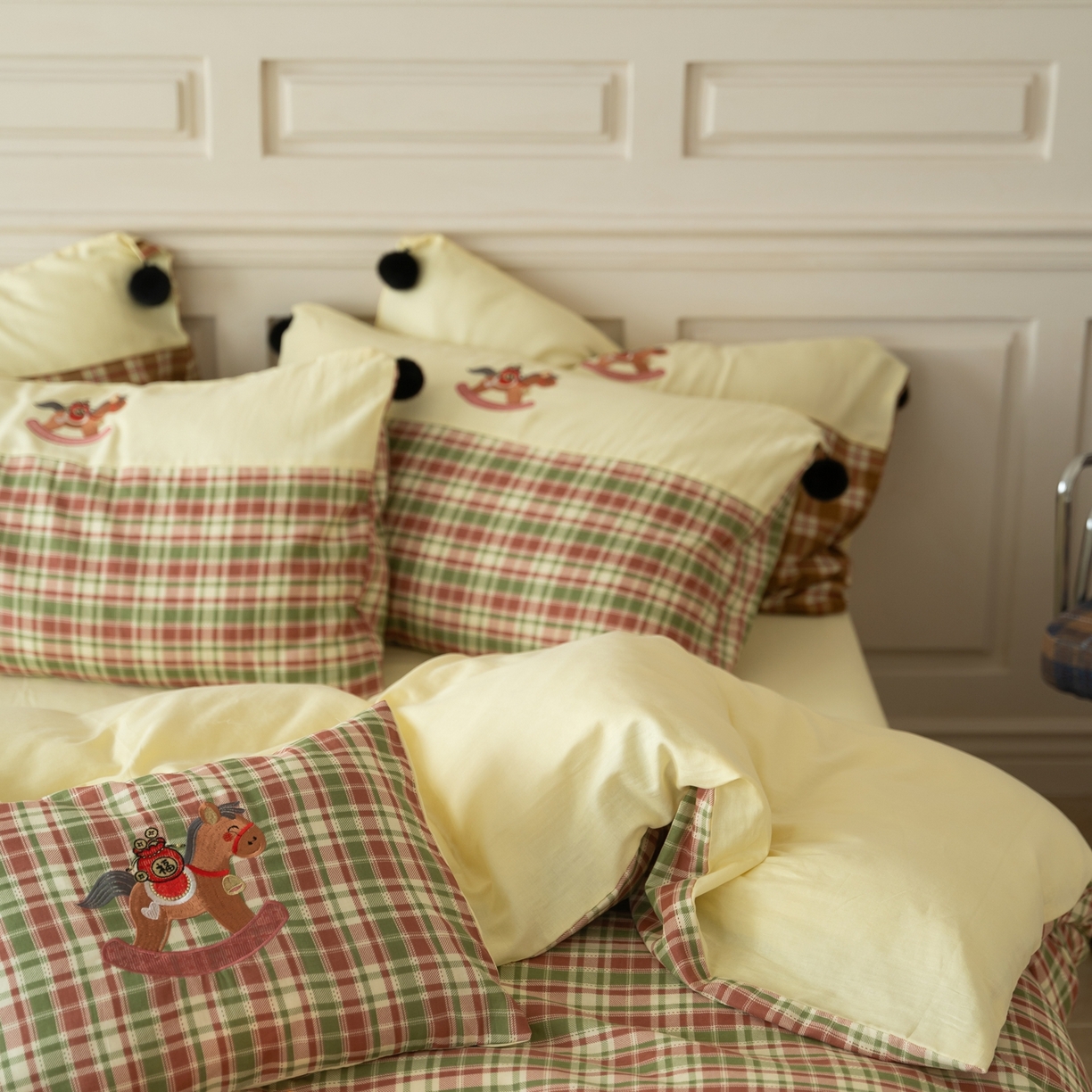 91家纺网 家纺一手货源 找家纺 优然居家纺 2026新款全棉双层纱刺绣四件套-马上有钱（控价260/328/348） 马上有钱-绿格