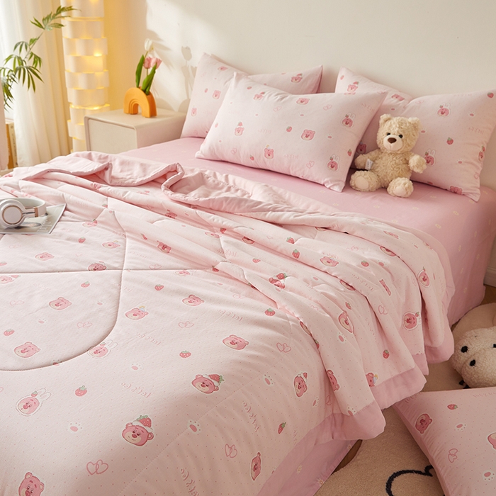 91家纺网 家纺一手货源 找家纺 海洋家纺 2026新款全棉双层纱夏被被子被芯 草莓熊