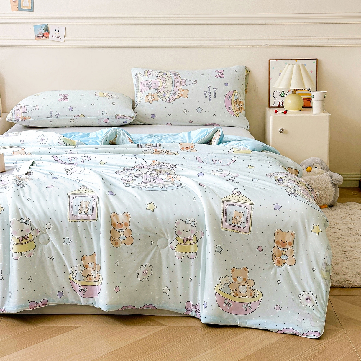 91家纺网 家纺一手货源 找家纺 悦织语 2026新款凉感丝（含氨纶）双面凉感冰丝夏凉被空调被 比利小熊