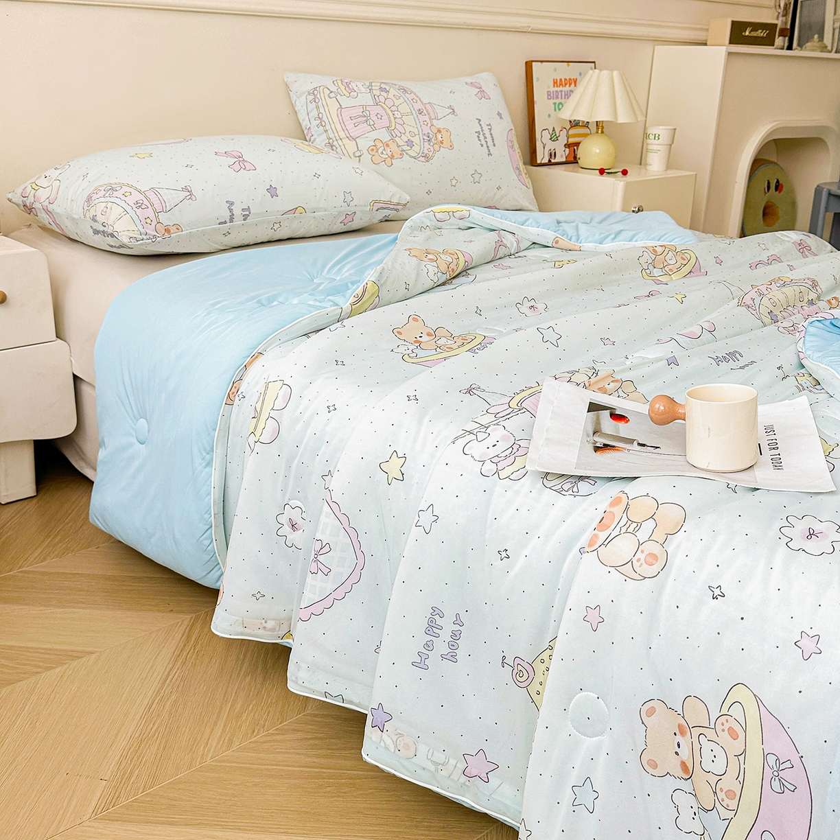 91家纺网 家纺一手货源 找家纺 悦织语 2026新款凉感丝（含氨纶）双面凉感冰丝夏凉被空调被 比利小熊