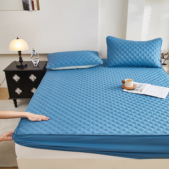 91家纺网 家纺一手货源 找家纺 三盛源 2026新款防水夹棉床笠单件A类防尘隔尿罩家用单双人床垫席梦思全包保护罩-缤纷系列（支持小批量定制尺寸） 缤纷系列-深海蓝