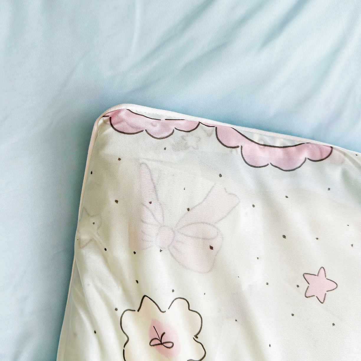 91家纺网 家纺一手货源 找家纺 悦织语 2026新款凉感丝（含氨纶）双面凉感冰丝夏凉被空调被 比利小熊