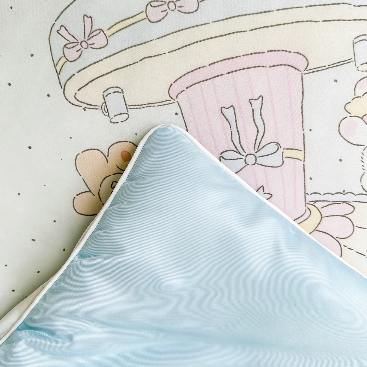 91家纺网 家纺一手货源 找家纺 悦织语 2026新款凉感丝（含氨纶）双面凉感冰丝夏凉被空调被 比利小熊