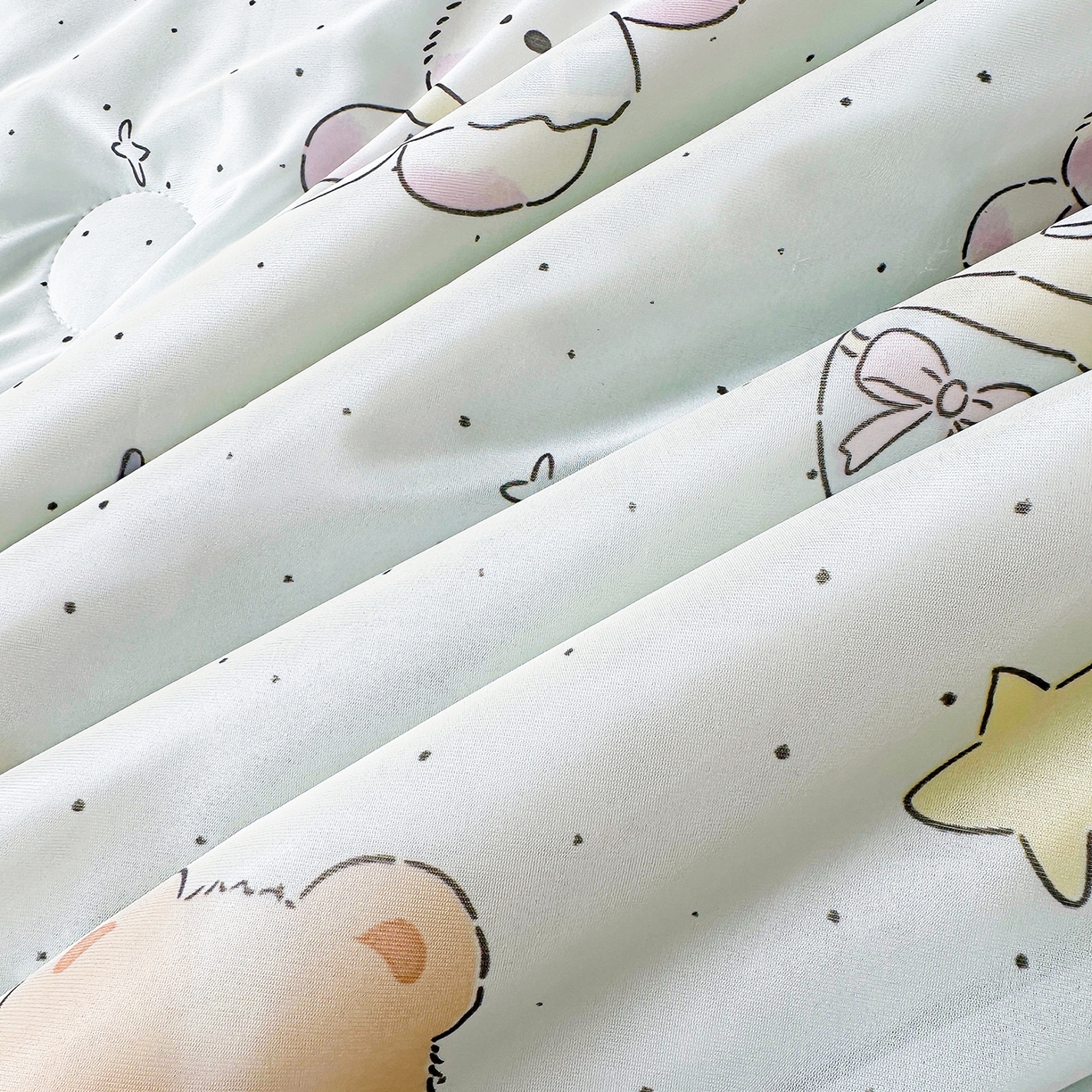 91家纺网 家纺一手货源 找家纺 悦织语 2026新款凉感丝（含氨纶）双面凉感冰丝夏凉被空调被 比利小熊